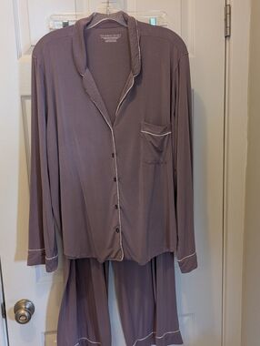 Victoria’s Secret Pajama Set XL Purple Button Top & Pants Soft Lounge Sleepwear
